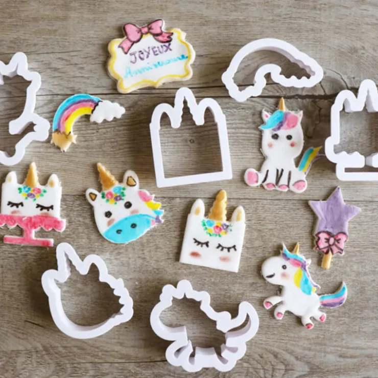 Découpoirs licorne assortis (x 8)-Cerf Dellier New