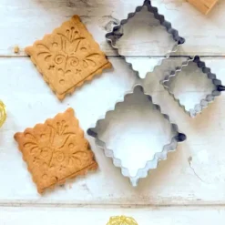 Emporte-pièces Petit biscuit carrés assortis inox (x3)-Cerf Dellier New