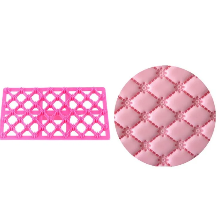 Empreinte effet matelassé petites fleurs-Cerf Dellier Discount
